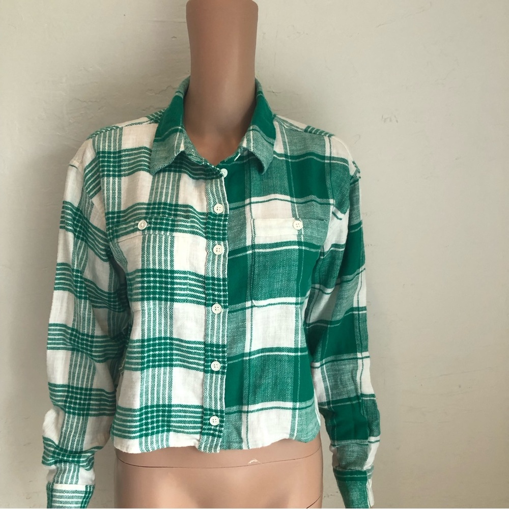 American Eagle Outfitters Kelly Green/Cream Flannel Shirt Women’s Size XS Top